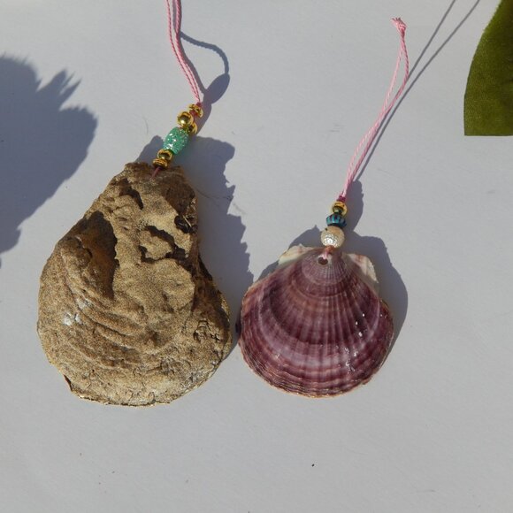 Set of 2 White Poodle - Oyster & Scallop Shell - Decoupage Ornaments - Picture 3 of 3